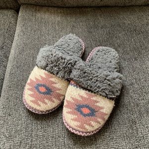 Muk Luks Slippers brand new